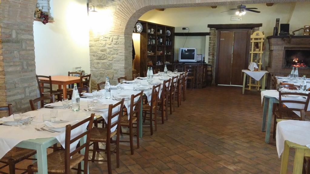 Societa Agricola F.Lli Angelucci Villa Cannara Buitenkant foto