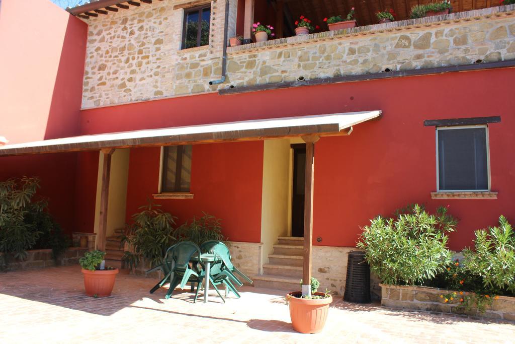 Societa Agricola F.Lli Angelucci Villa Cannara Buitenkant foto